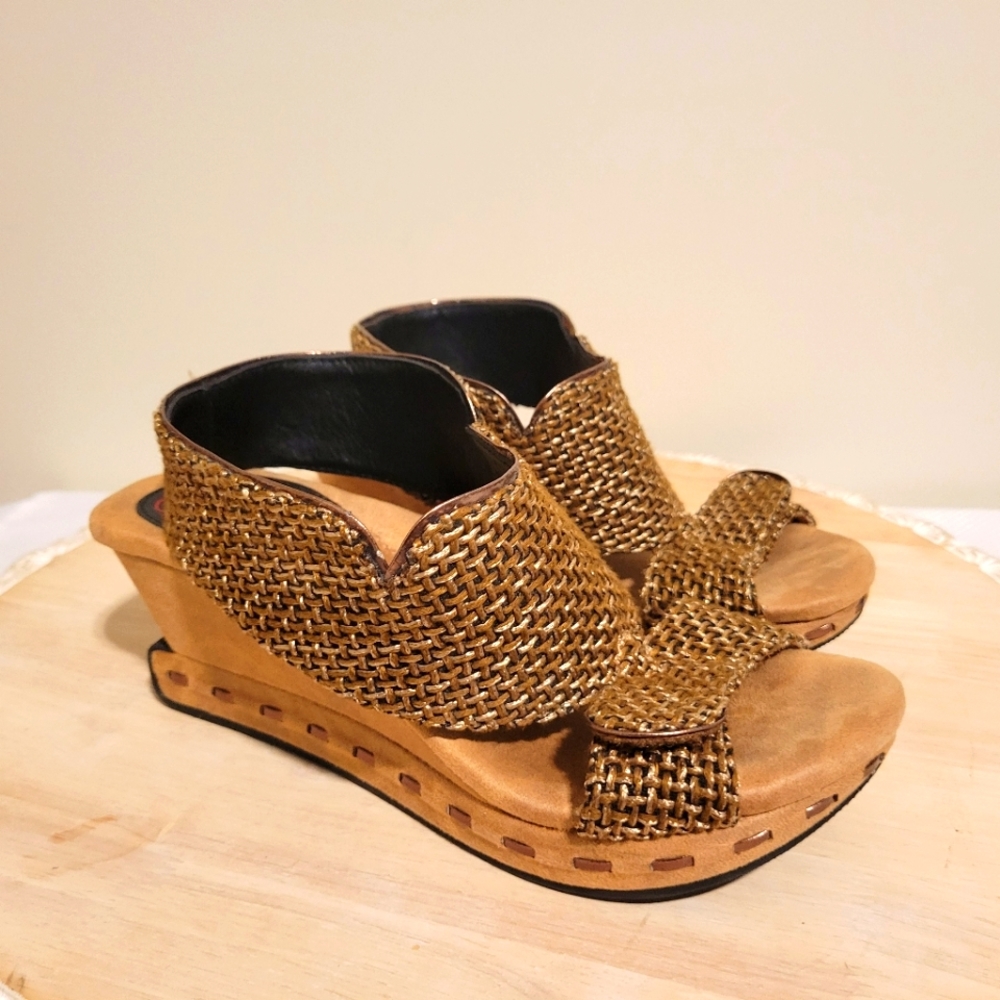 Stylish Tan Woven Sandals